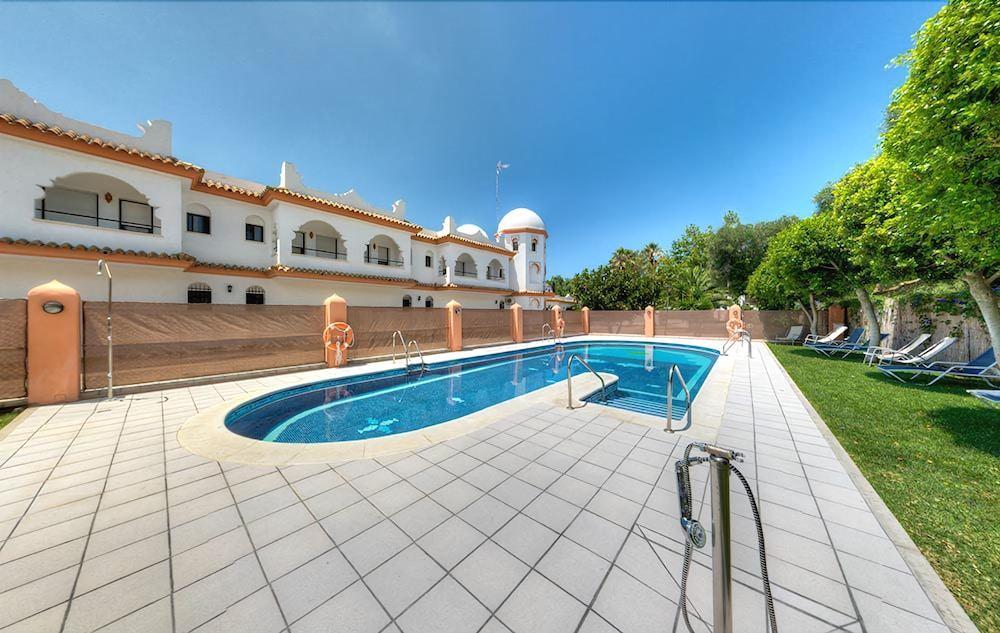 Alhambra Pensión 2*