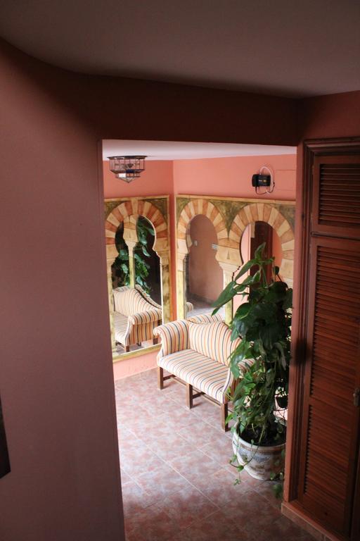 Alhambra Guest house 2*